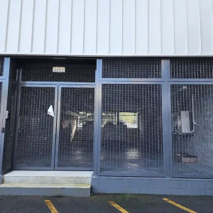 Anti climb mesh fence