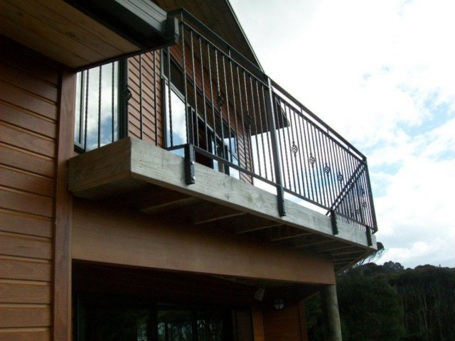 Baustrades on deck - Steel, painted finish