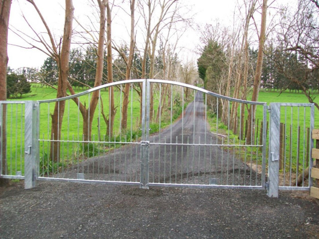 Galvanised gate and panels with drop pins