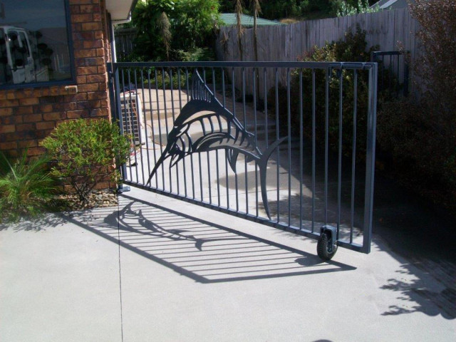 The Swordfish - Painted finish, manual swinging gate